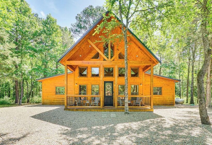Pet Friendly Broken Bow Cabin W/ Private Hot Tub!