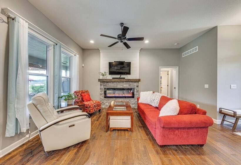 Platte City Retreat W/ Patio, Near Kansas City!