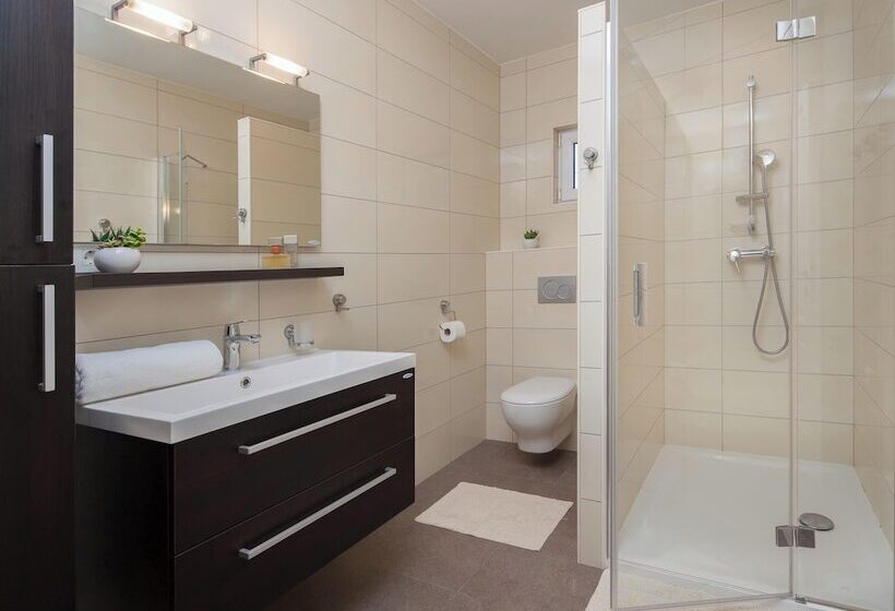 إقامة Impeccable 3 Bed House In Supetar