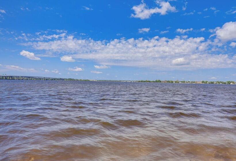 New Bern Home W/ Water View ~ 6 Mi To Downtown!