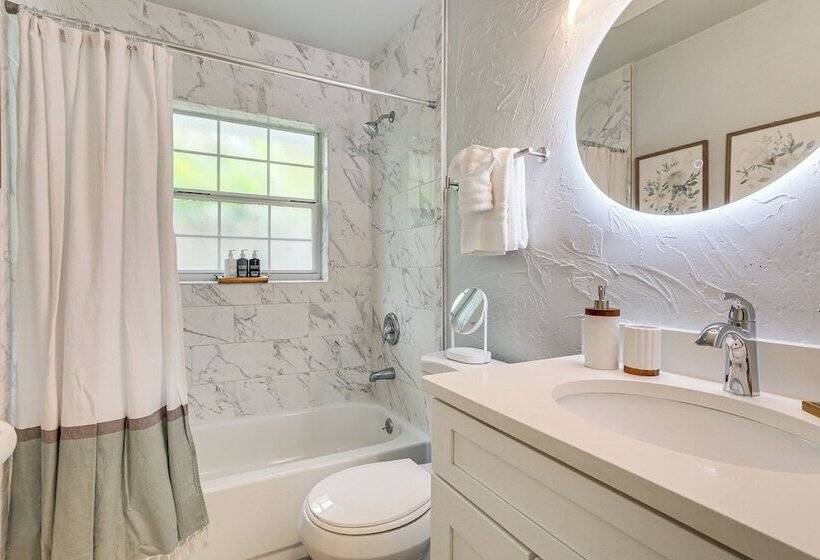 Sarasota Duplex In Gillespie Park: 1 Mi To Dtwn!