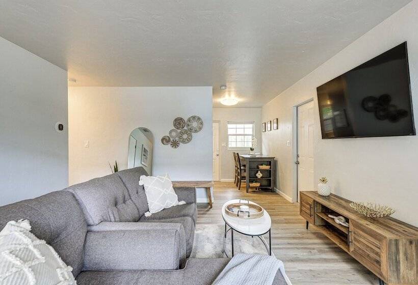 Sarasota Duplex In Gillespie Park: 1 Mi To Dtwn!