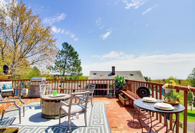 Spacious Duluth Home ~ 4 Mi To Lake Superior!