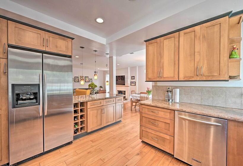 Spacious San Diego House W/ Yard + Patio!