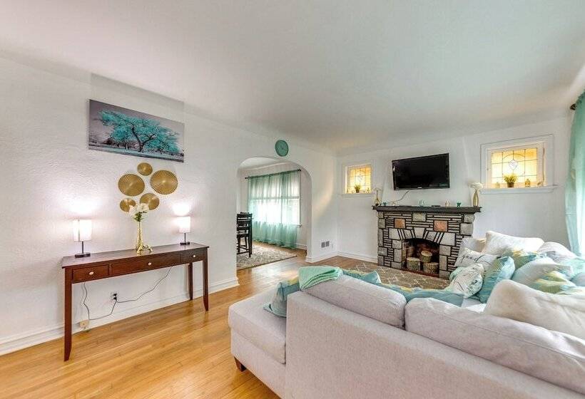 Spacious St Louis Retreat: 8 Mi To Downtown!