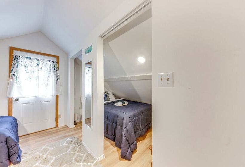 Spacious St Louis Retreat: 8 Mi To Downtown!