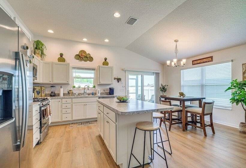 Furnished Lanai & Golf Cart: The Villages Home!