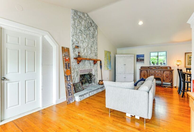 Waterfront Shady Side Home W/ Chesapeake Bay View!