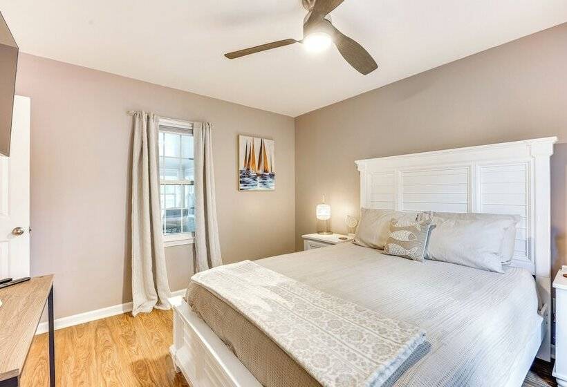 Wilmington Family Home: 6 Mi To Wrightsville Beach