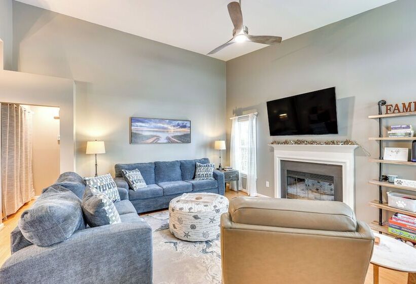 Wilmington Family Home: 6 Mi To Wrightsville Beach