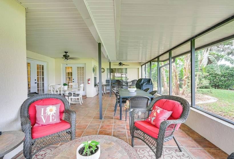 Zephyrhills Home   Lanai & Grill, Near Theme Parks