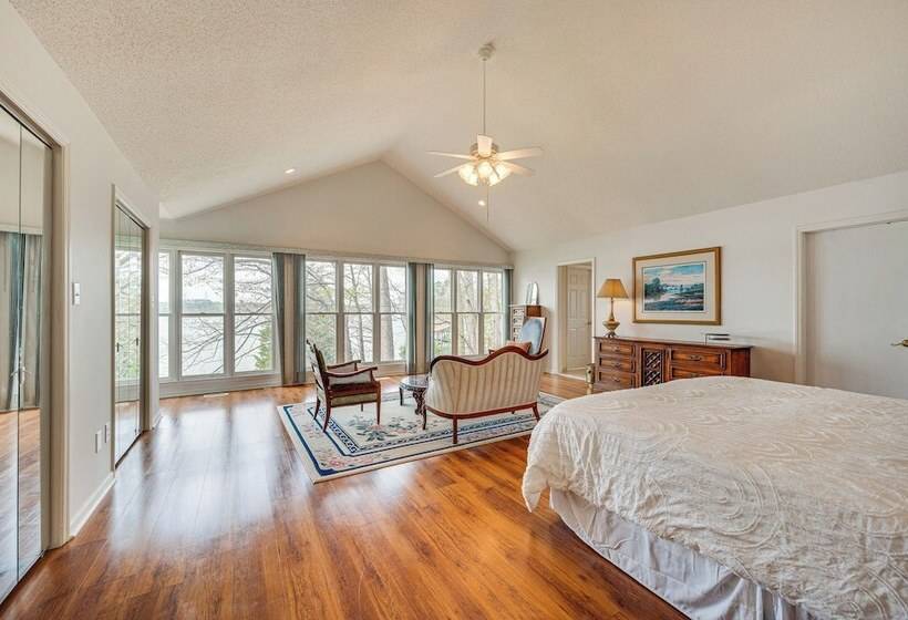 Lakefront Troutman House W/ Spectacular Sunsets!