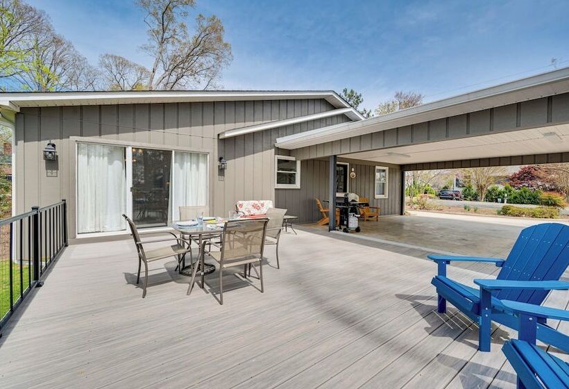 Lakefront Troutman House W/ Spectacular Sunsets!