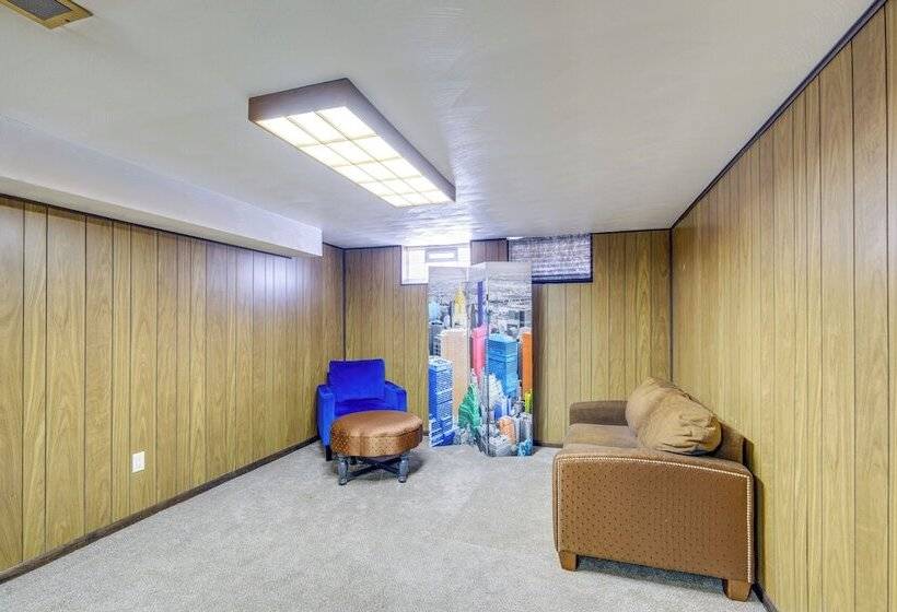 Charming Home   4 Mi To Euclid Creek Reservation