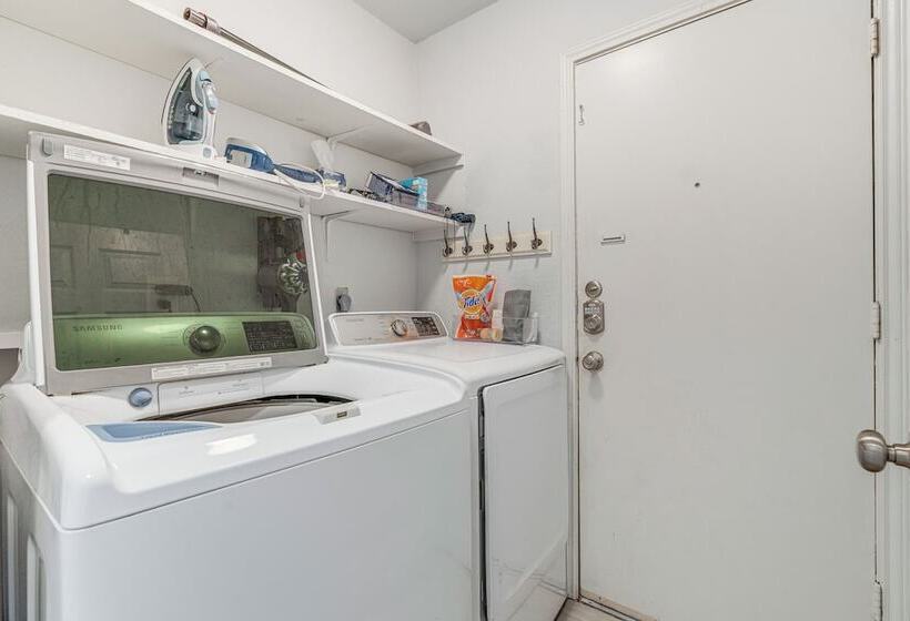 Modern Cedar Park Home: 20 Mi To Downtown Austin!