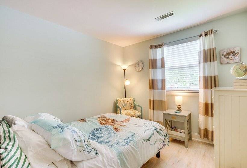 Cozy Goose Creek Escape W/ Patio & Grill