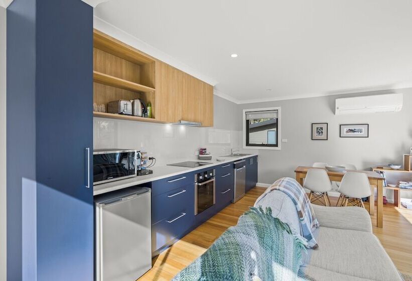 Herlihys On Huon   Cabin 1