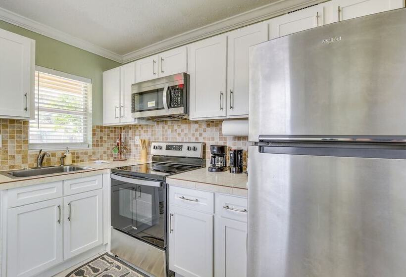 Hollywood Apartment, 5 Mi To Hard Rock Stadium!