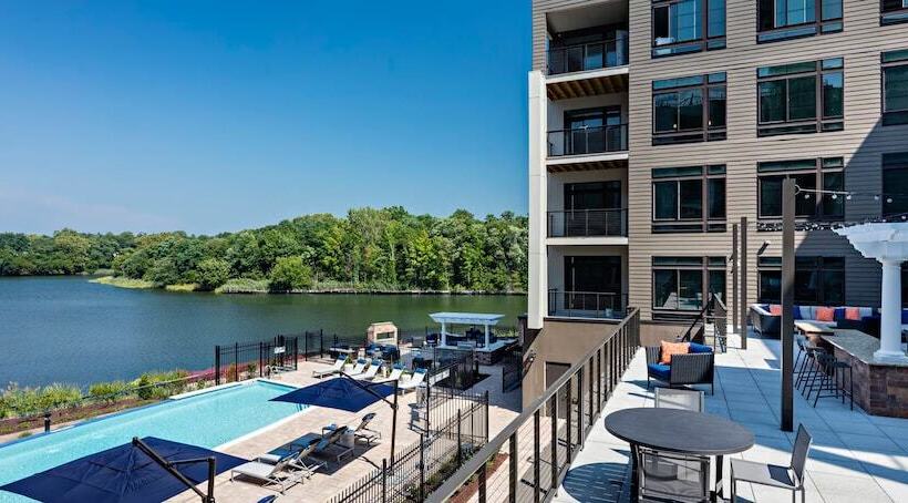 Хостел Kings Point Lux Suites