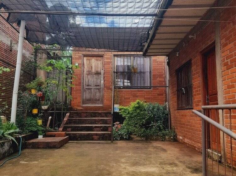 مسافرخانه Valeria