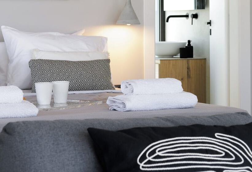 فندق Athens Riviera Suites