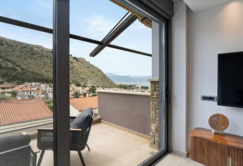 هتل Ennea Muses Rooms & Suites