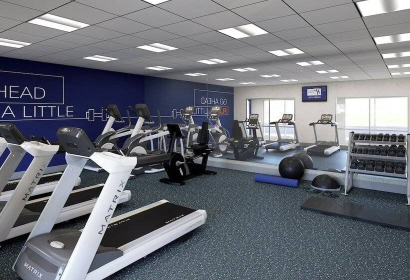 Отель Holiday Inn Express & Suites Fort Walton Beach   Eglin Area, An Ihg