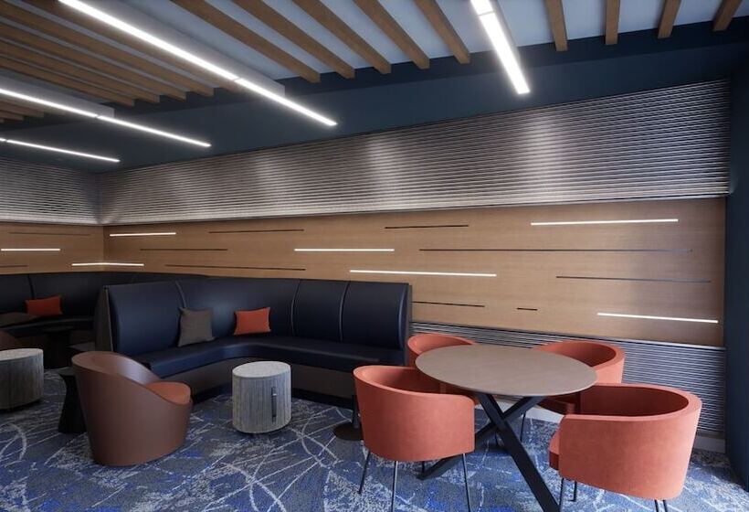 Отель Holiday Inn Express & Suites Fort Walton Beach   Eglin Area, An Ihg