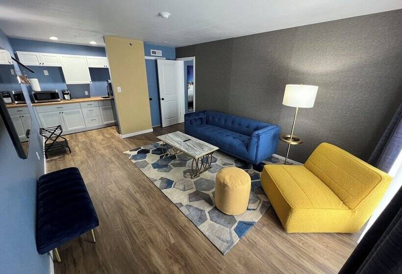 Lighthouse Suites