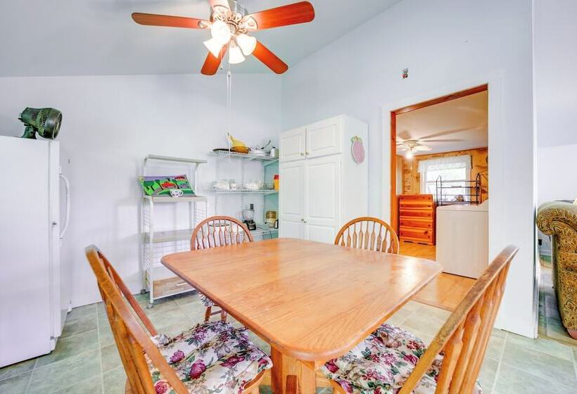 Quiet & Cozy Tuckasegee Retreat W/ Mountain Views!