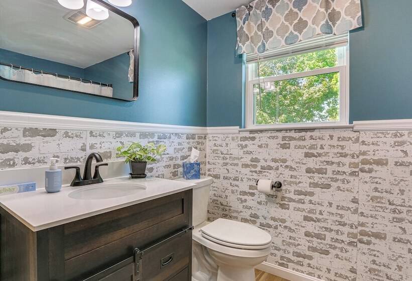 Spacious Shippensburg Home, Close To Museums!