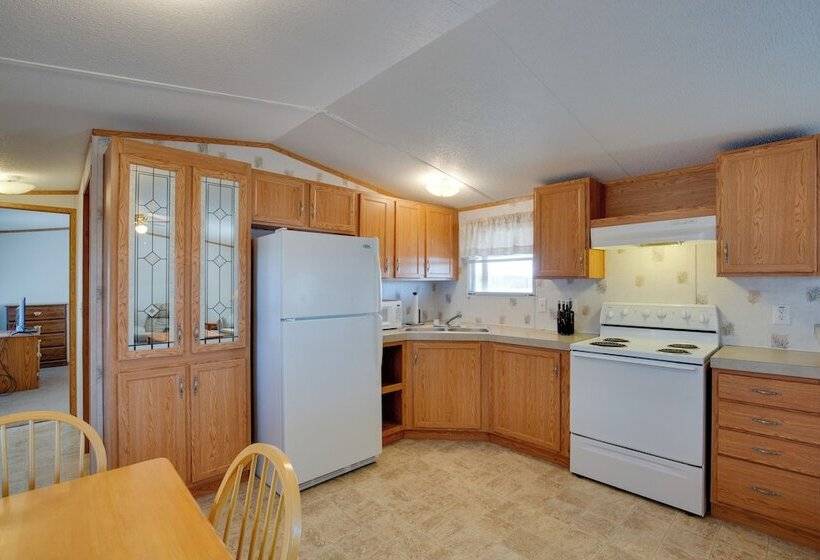 Sprawling Kaufman Home W/ On Site Lake & Fire Pit