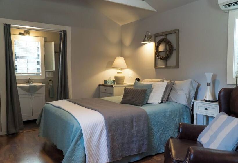 Stag Leap Cabins & Extended Stays