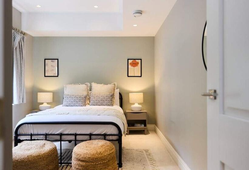 The Regent S Park Scenery   Spacious 3bdr House W/ Garden And Study Room