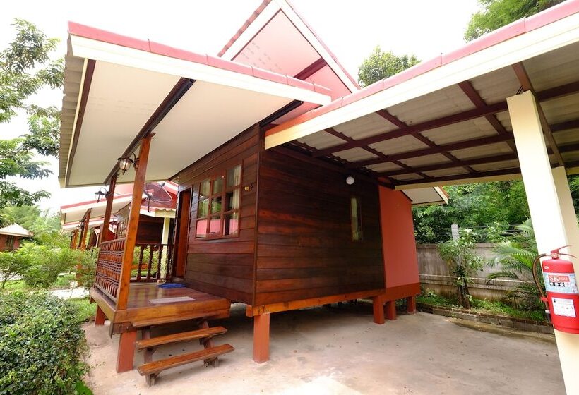 فندق Baan Torfun Resort Sakon Nakhon