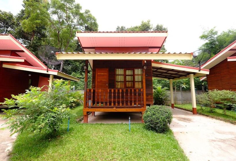 בית מלון כפרי Baan Torfun Resort Sakon Nakhon