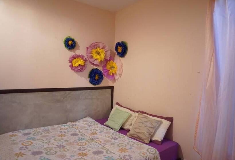 هتل Chiangkhan Modern Home