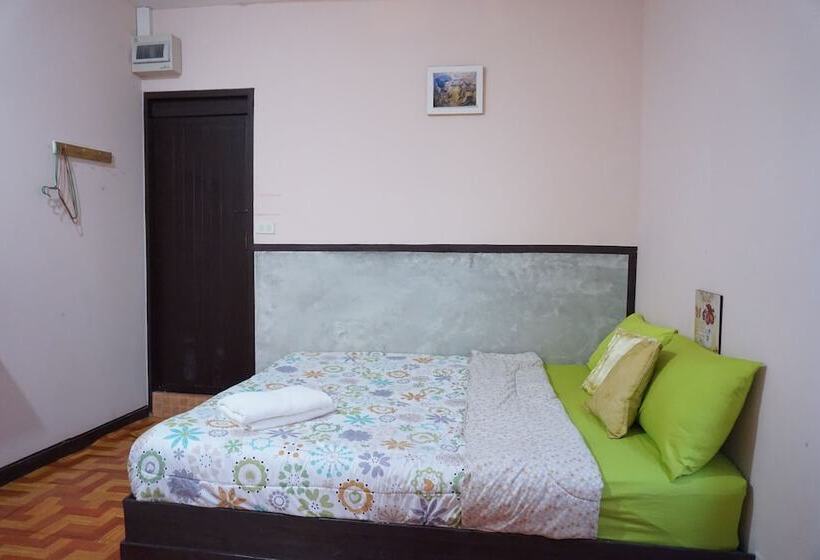 هتل Chiangkhan Modern Home