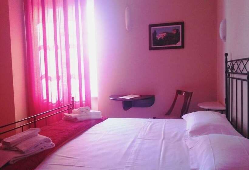 فندق Il Castello Di Bubbio