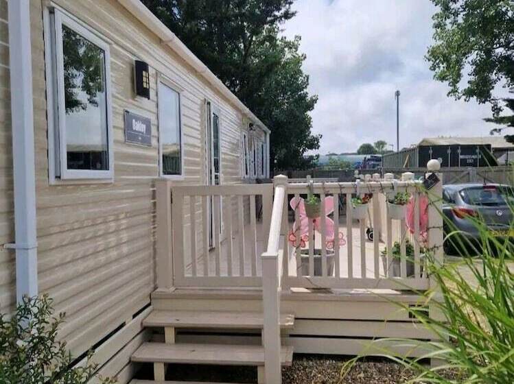 בית מלון כפרי Lovely 3 Bed Home In Rookley On The Isle Of Wight