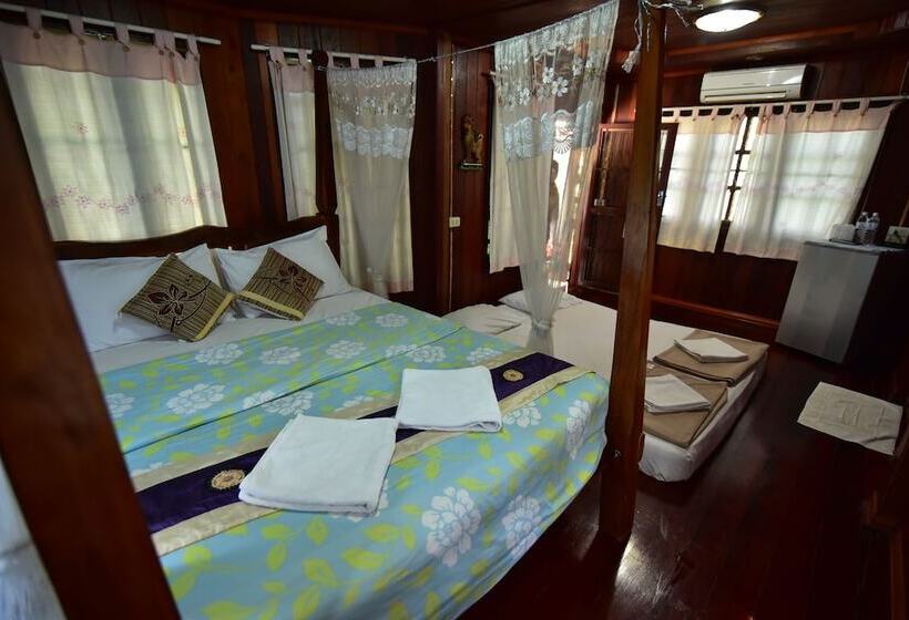 בית מלון כפרי Petch Jed Sao Noi Resort
