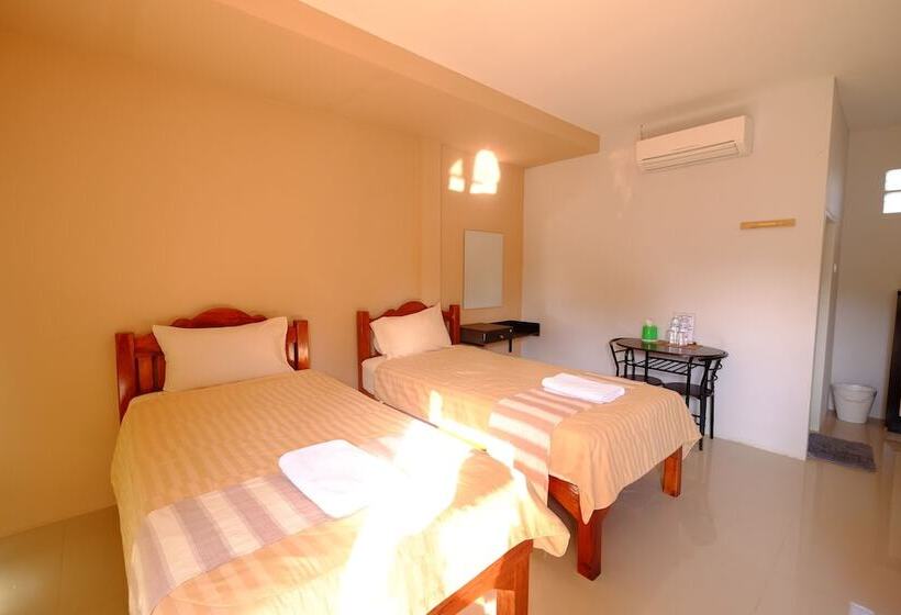 בית מלון כפרי Prompong Resort Mukdahan