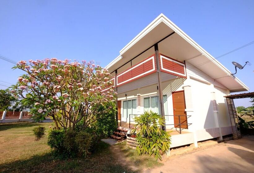 בית מלון כפרי Prompong Resort Mukdahan