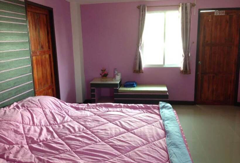 فندق Red Heart Resort
