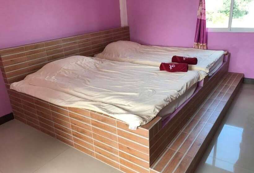 فندق Red Heart Resort