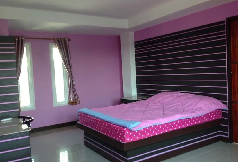 فندق Red Heart Resort