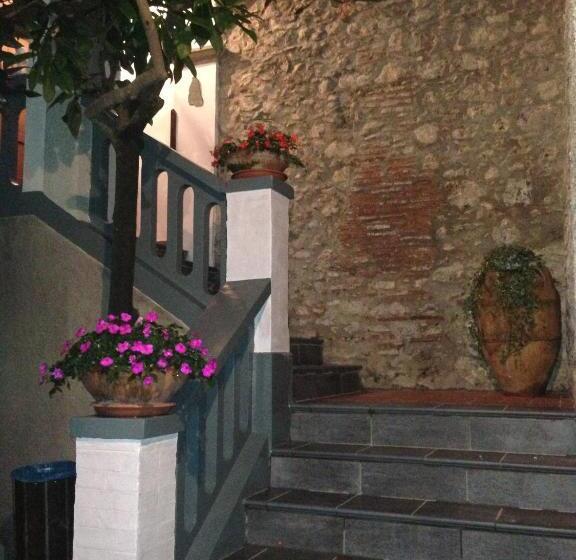 ベッドアンドブレックファースト Ospitalità Don Carlo