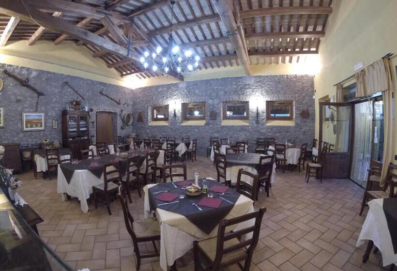 Отель Agriturismo Poggio Della Capanna