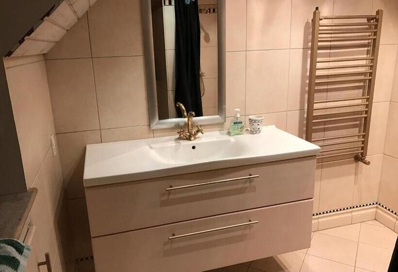 بنسيون Rundvejen Guest House