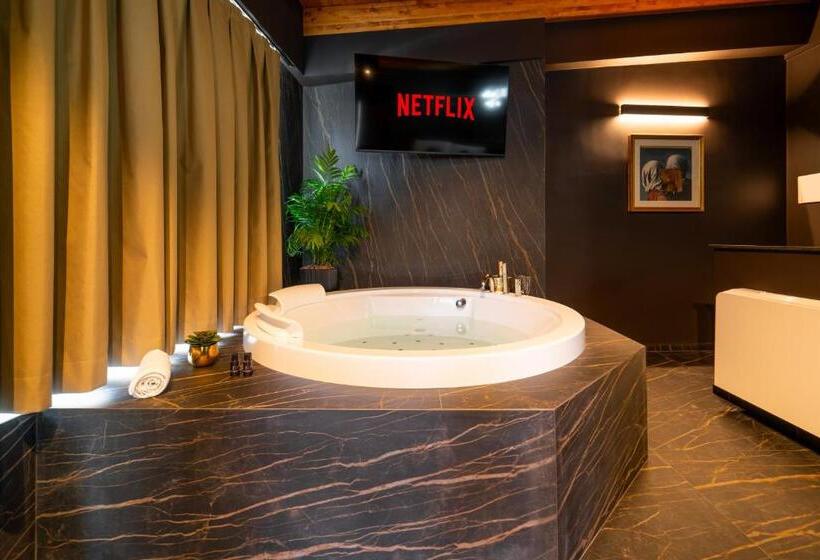 ベッドアンドブレックファースト Cinquanta Sfumature Luxury Suites
